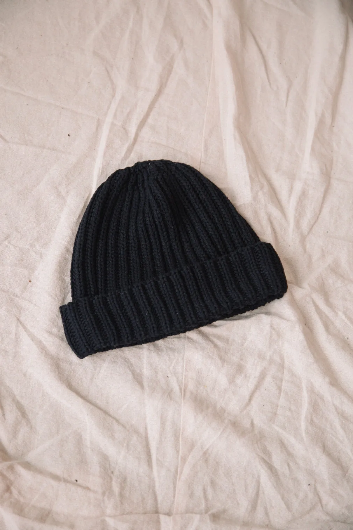 Hilda Organic Cotton Knitted Hat in Black