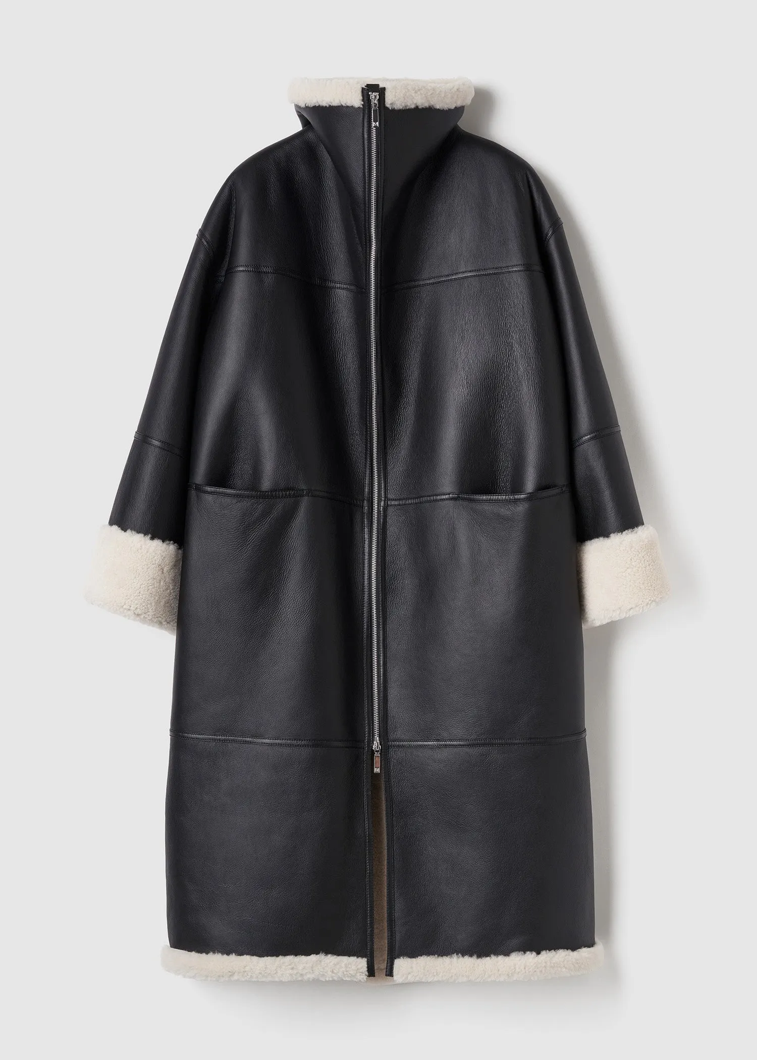 Signature shearling coat black/off-white